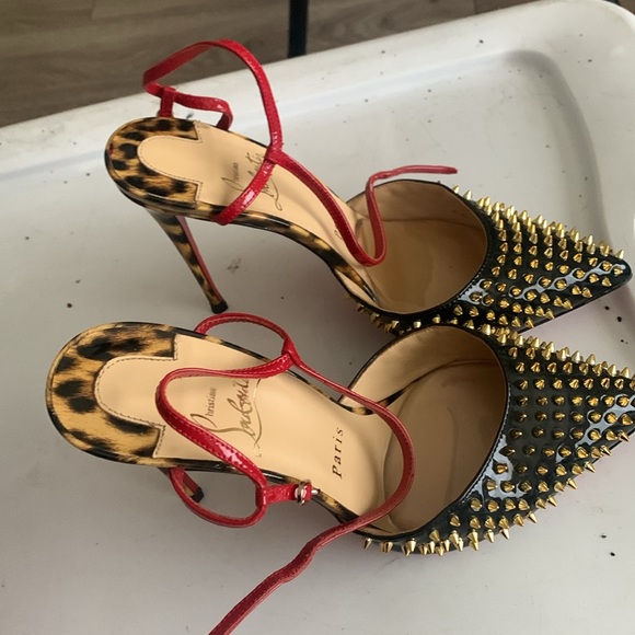 Red bottoms - Picture 2 of 3